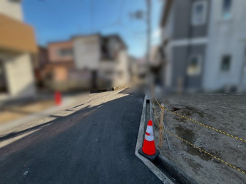 生活利便と住みやすさを兼ね備えた大島1丁目の住宅用地。交通アクセスも良好で大阪方面への移動もスムーズ。落ち着いた街並みの中で、ゆとりある住まいづくりが叶います。将来の資産性も期待できる立地です。