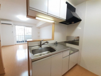 コンパクトなキッチンで掃除もラクラク