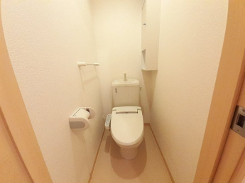 コンパクトで使いやすいトイレです