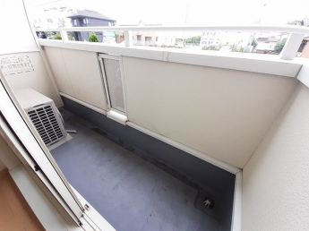 落ち着いた時間を過ごせるバルコニーです