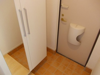 毎日通る玄関はこちらです