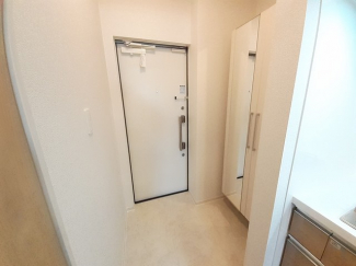 明るい玄関です