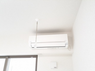 明るい色調の室内です