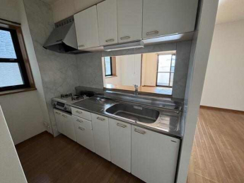 松山市清住１丁目のアパートの画像