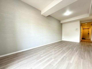 開放感ある配置で動線良好。 すぐに使える内装リフォーム済。