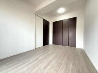 朝日が心地よい東向き洋室