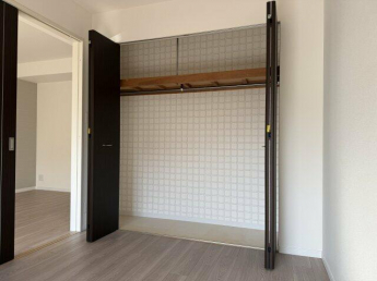 扉付きで室内を美しく保てます。