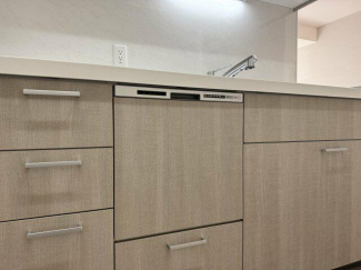 家事を助けるビルトイン食洗器