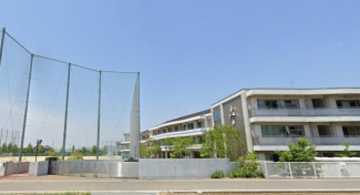 久谷中学校まで870m