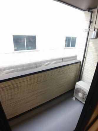 【バルコニー】