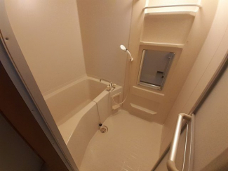 コンパクトで使いやすいお風呂です