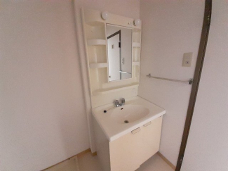 コンパクトで使いやすい洗面所