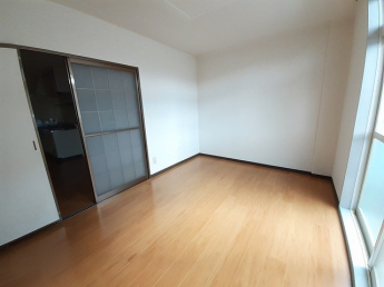 明るい室内です