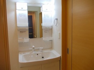 忙しい朝には欠かせない洗面所です