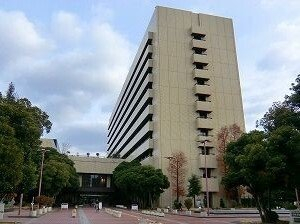 姫路市役所まで910m