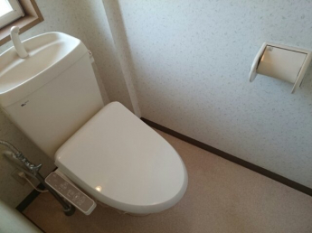 ゆったりとした空間のトイレです