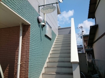 清潔なエントランスです