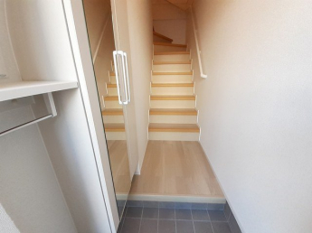 明るい玄関です