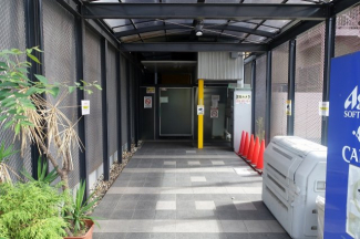 【エントランス】