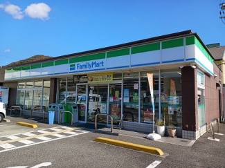 ファミリーマート　西脇上野店まで200m