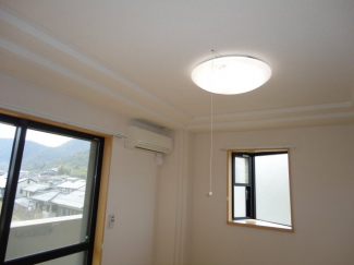 エアコン・照明器具・出窓