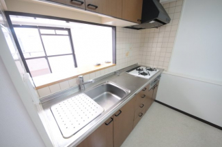 コンパクトなキッチンで掃除もラクラク