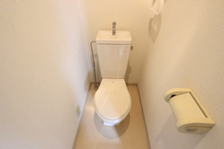 コンパクトで使いやすいトイレです