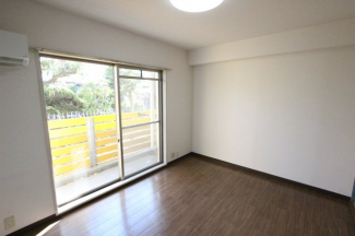 こちらの居間で趣味の時間をお楽しみください