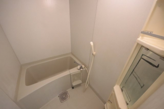 ゆったり過ごせるお風呂です