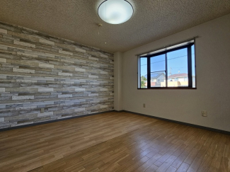 おしゃれな板張り調の壁紙です