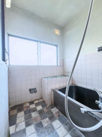 落ち着いた空間のお風呂です