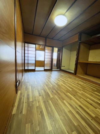 明るい洋室です