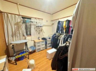 1Fの4.5帖洋室。1Fはシャッター雨戸付きなので、防犯面は