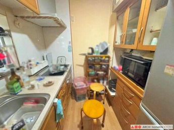 壁付けキッチンです。R3.2月にガスコンロ・レンジフードを交