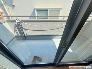 東向きのバルコニーです。