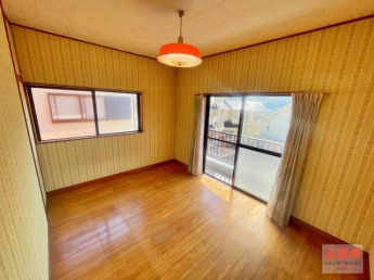 ２Ｆの６帖洋室です。