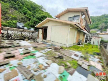 家庭菜園などが楽しめるお庭があります。