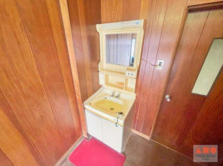 収納付き洗面台。