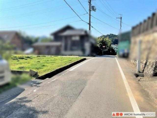 北側(公道)　幅員約4.8m、接面約11.4m