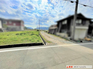 西側(私道)　幅員約4m、接面約20m※私道負担有り(西側私