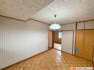 半畳サイズの押入のある2F6帖洋室です。