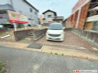 高低差のあるお土地です。