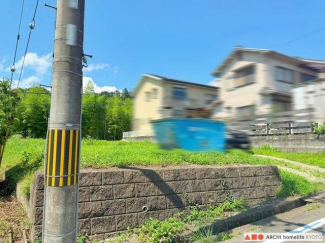 本物件と接道は、一部高低差がございます。