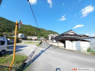 南東側(公道)　幅員約4.5m、接面約12.97m