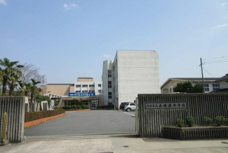 宍粟市立山崎西中学校まで1390m