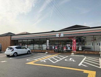 セブンイレブン姫路白浜町北店まで560m