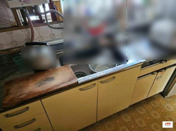 壁付けのキッチン。