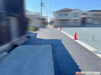 東側(公道)　幅員約5.1m