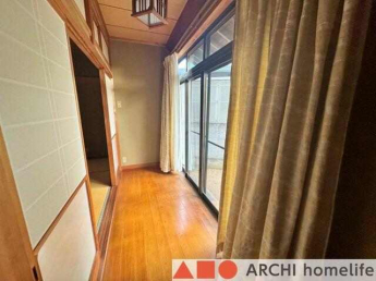 和風建築ならではの縁側。