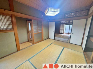 1F6帖の和室。8帖和室と続きになっています。